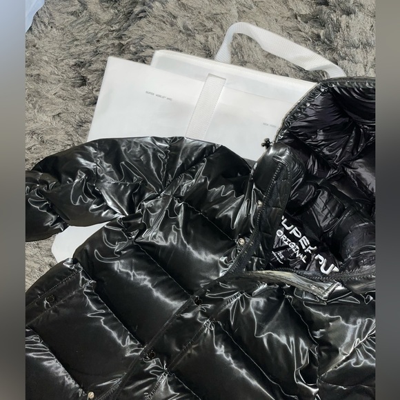 Aritzia Super Puff Liquid Shine - Picture 5 of 5